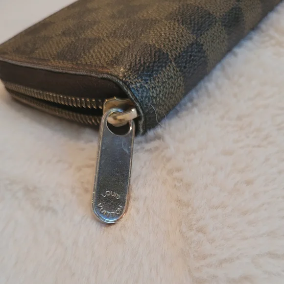 Authentic Vintage Louis Vuitton Damier Long Zipper Wallet - Picture 2 of 8